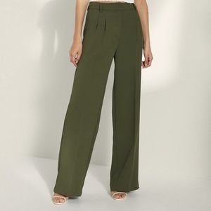Aritzia Wilfred effortless pant in great condition, dark olive colour size 14